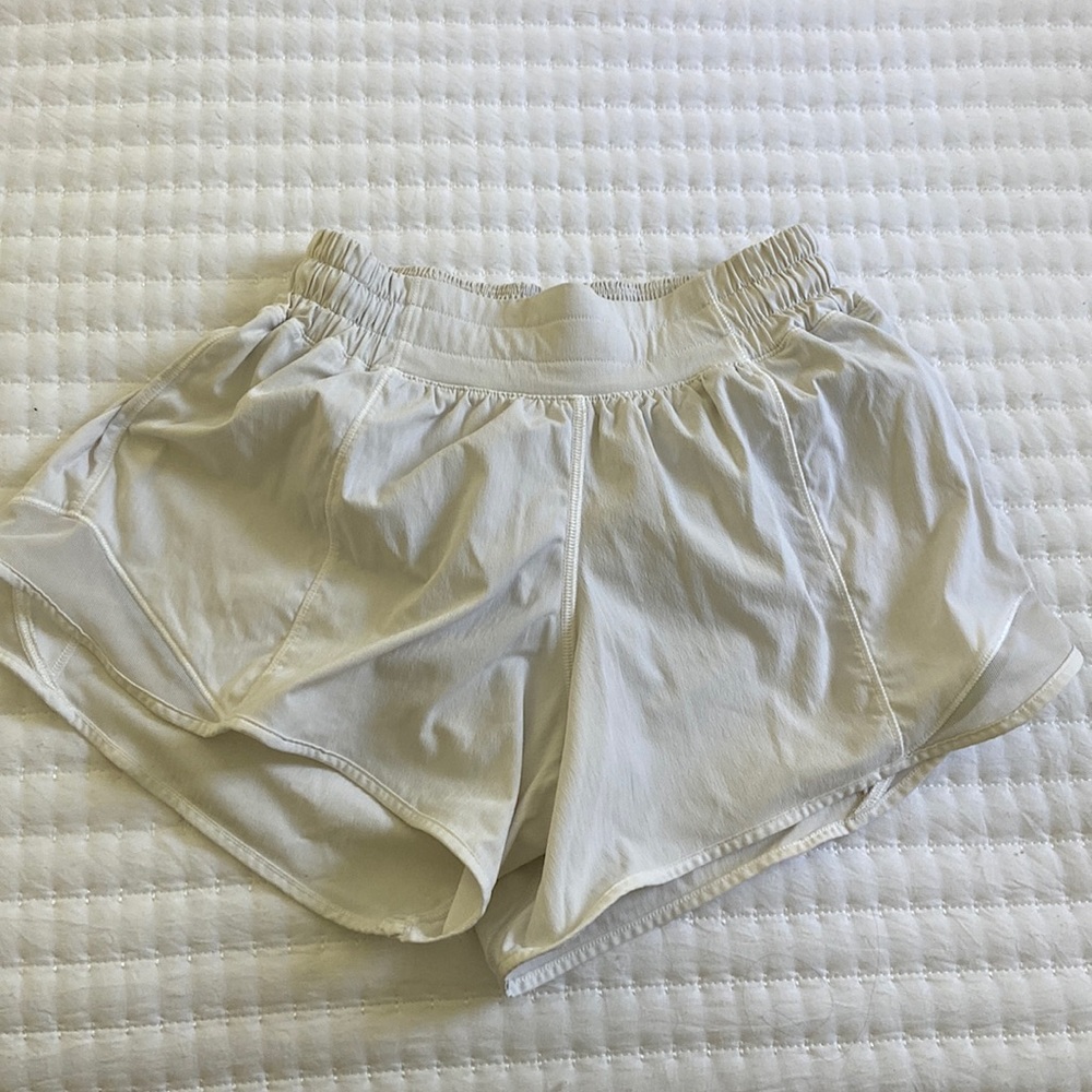 Lululemon Women’s Hotty Hot Low-Rise Lined Short 4”, size: 2, color: white